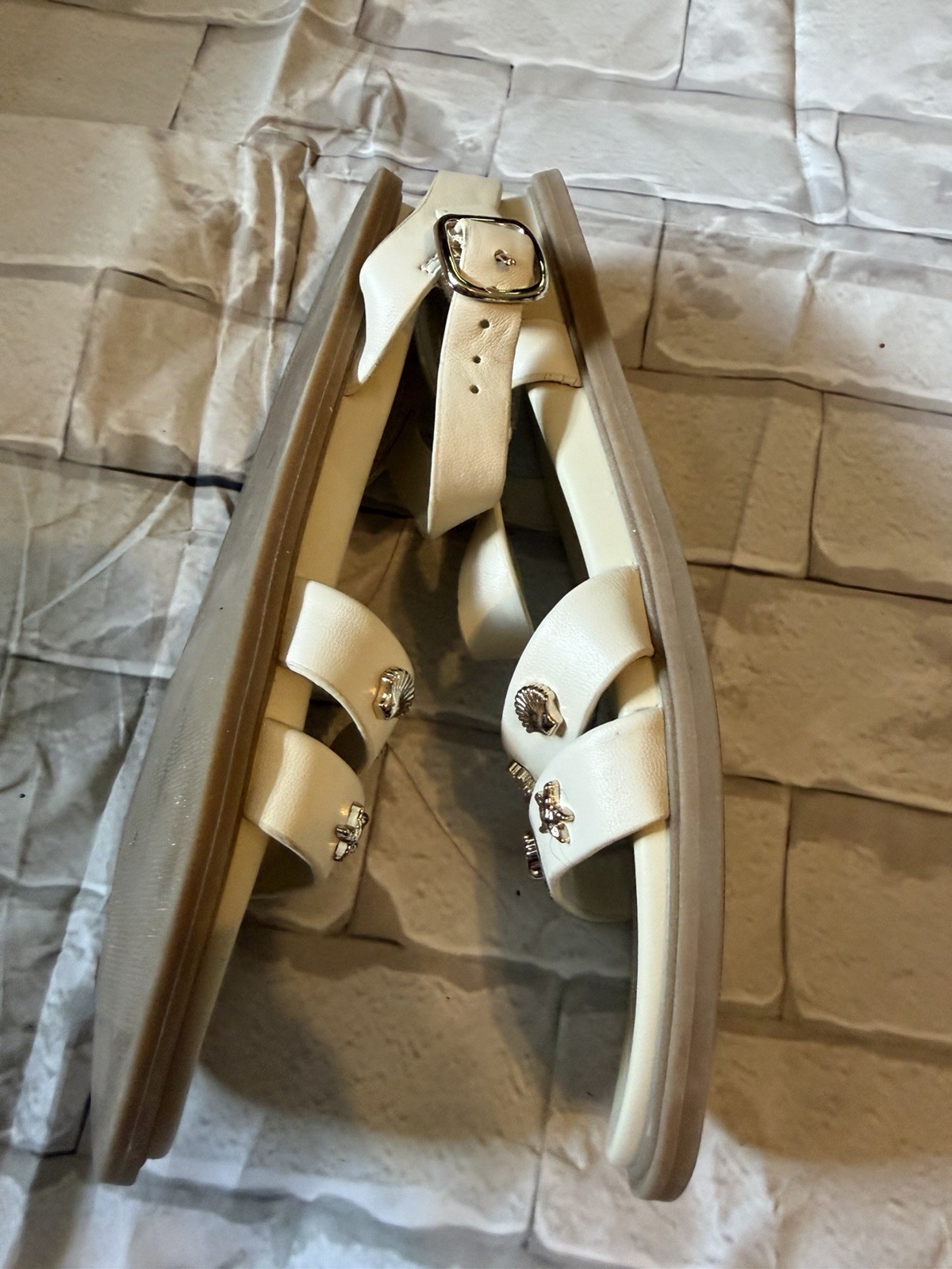 art class Women’s White Strappy Studded Buckle Ankle Strap Sandals US 5