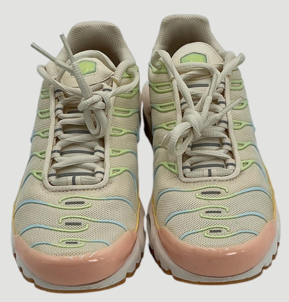 Nike Air Max Plus Women’s Size 6 Crimson Tint/Glacier Blue/Ivory Sneakers NIB