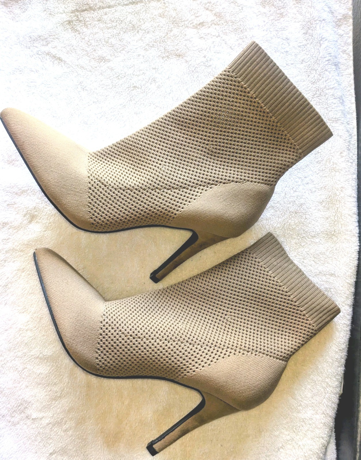 MIA McKinley Womens Beige Knit Sock Ankle Bootie Slip-On Pointed Toe 7.5