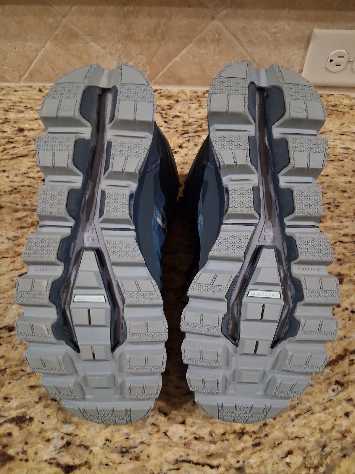 On Cloudrock 2 Women’s Size 10 Blue Trail Hiking Boots Cloudtec Cushioning