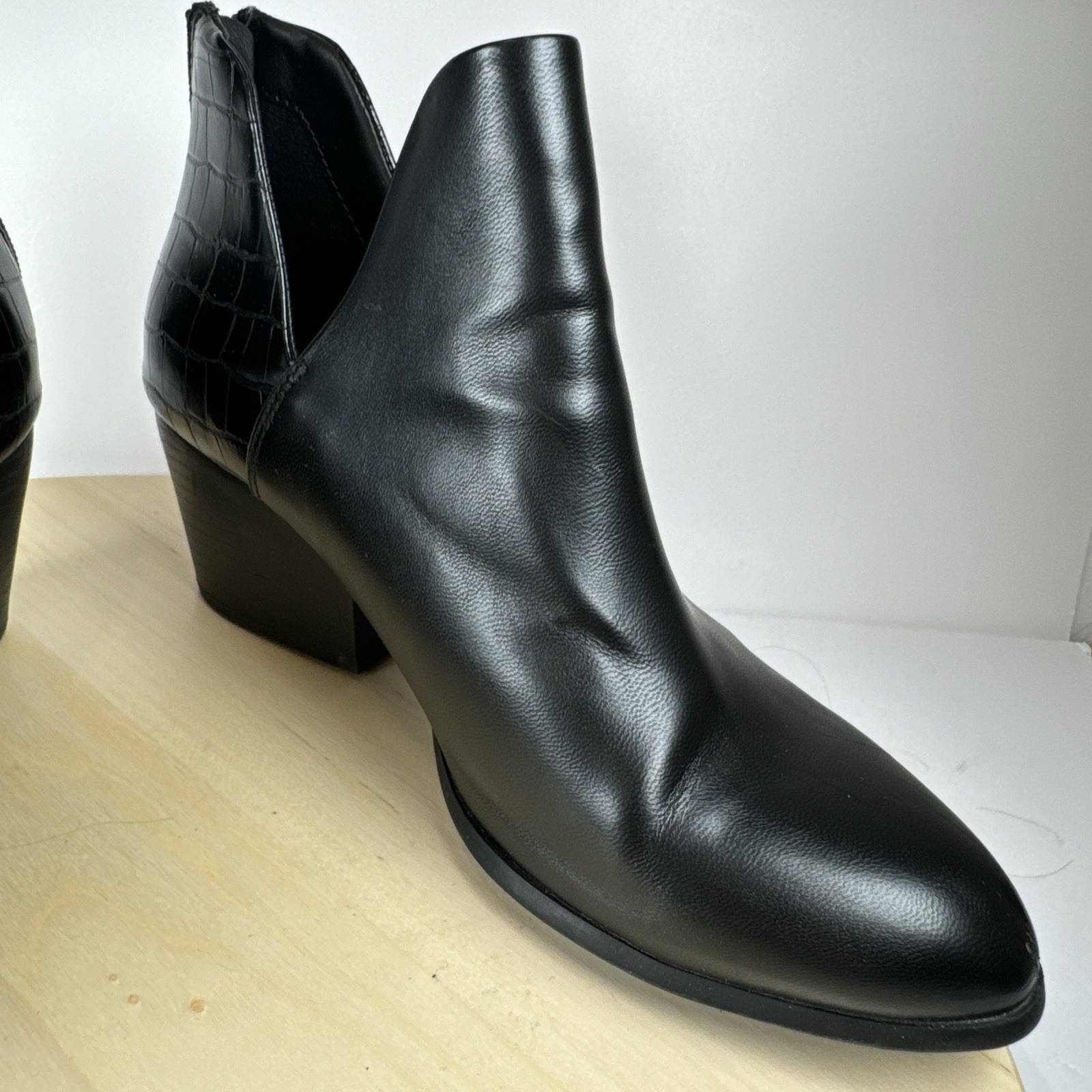 SO Black Faux Leather Croc Back Ankle Barb Boots Size 9 Block Heel Booties 2.5in