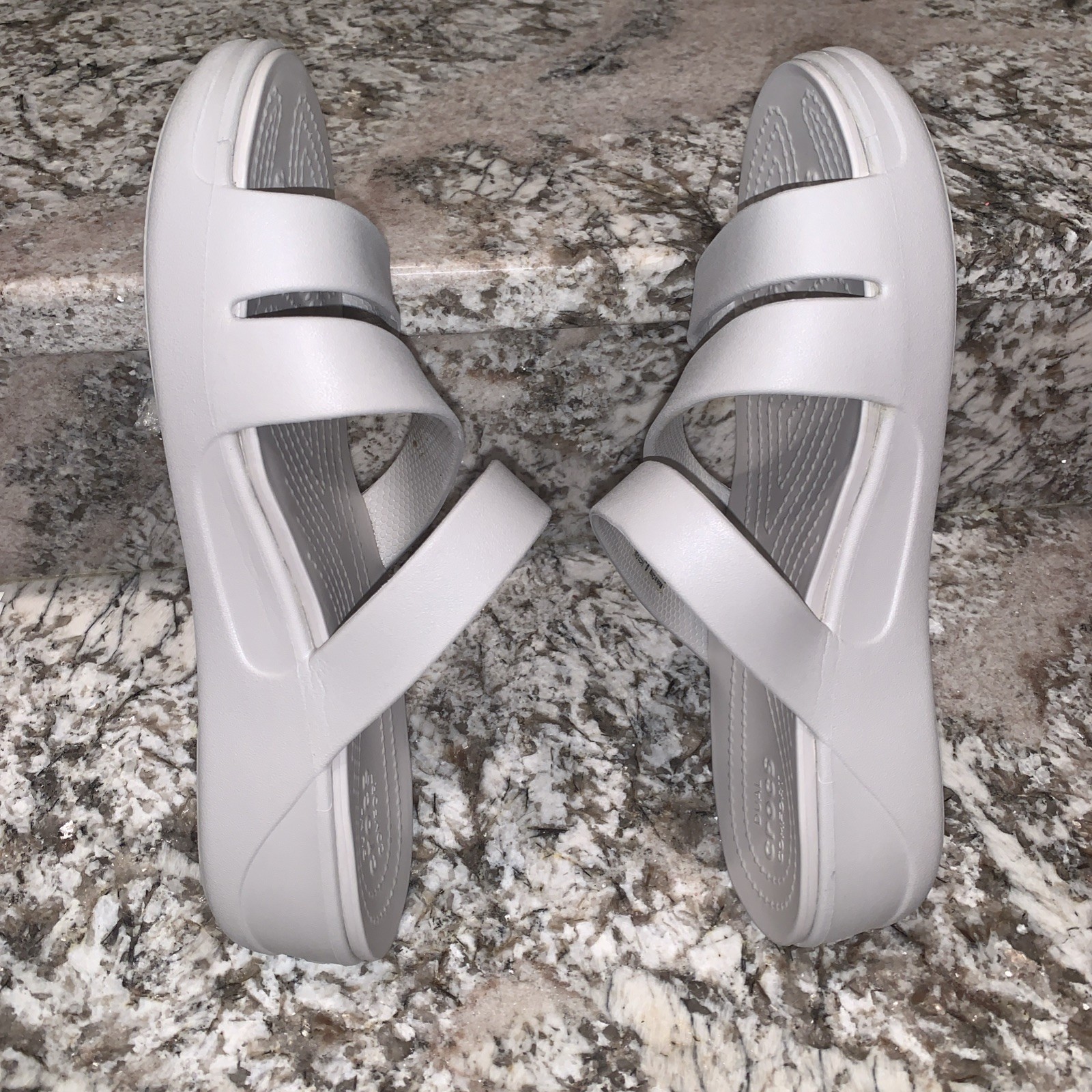 crocs womens 9 Beige Getaway Sandals Preowned