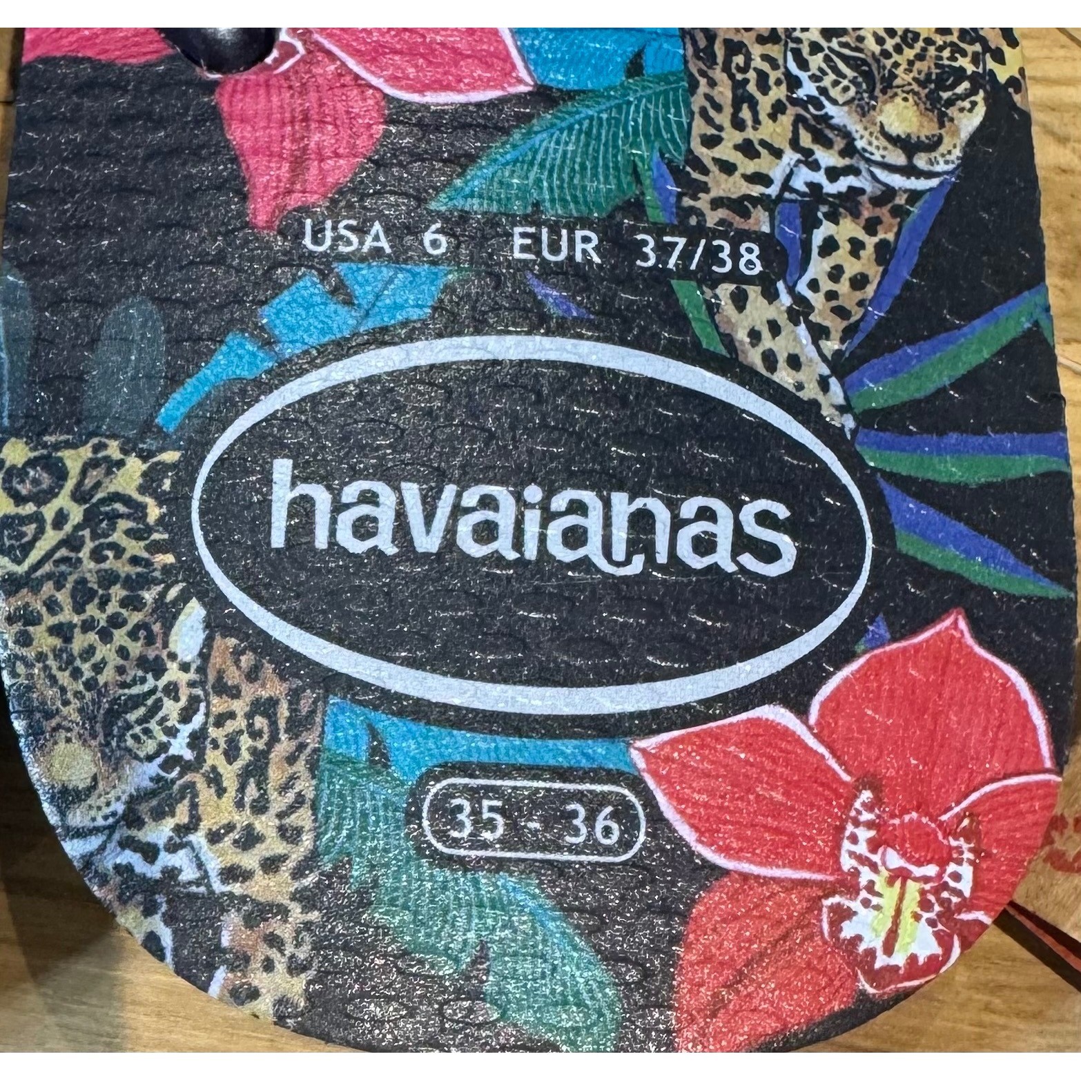 NWT Havaianas Slim Tropical Flip Flops Casual Beach jungle print USA 6