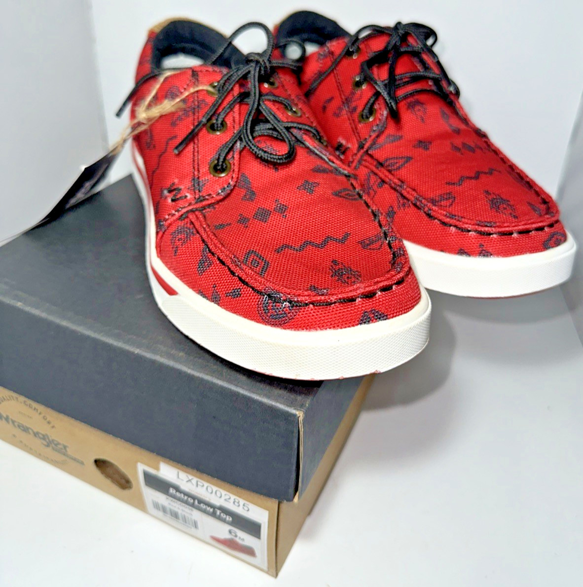 Wrangler Women’s Size 6 Retro Low Top Shoes- Red & Black-New In box