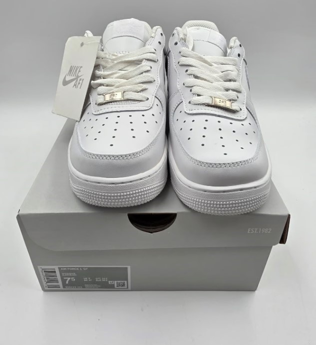 Size 7.5 – Nike Air Force 1 Low ’07 White BRAND NEW Women’s