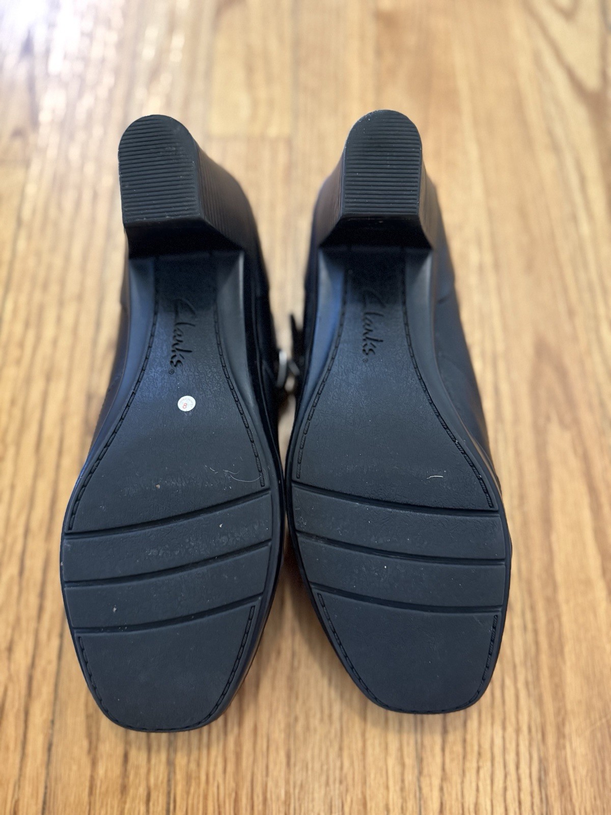 Clarks Women’s Mary Jane Leather Heels Black Round Toe Buckle Strap Sz 11