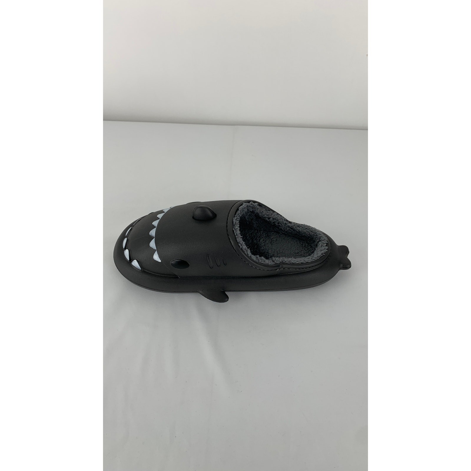 Crayon Friends Shark House Shoe Slippers Winter Unisex Size 38-39 New Black