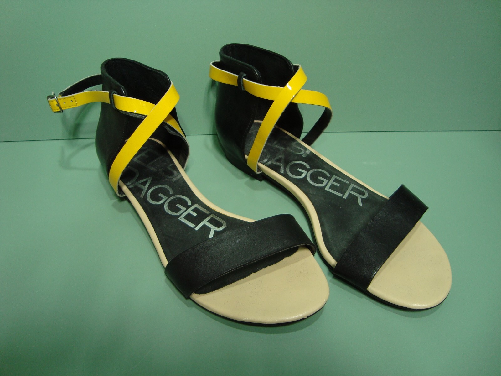 Kelsi Dagger Shoes Yellow / Black 8.5