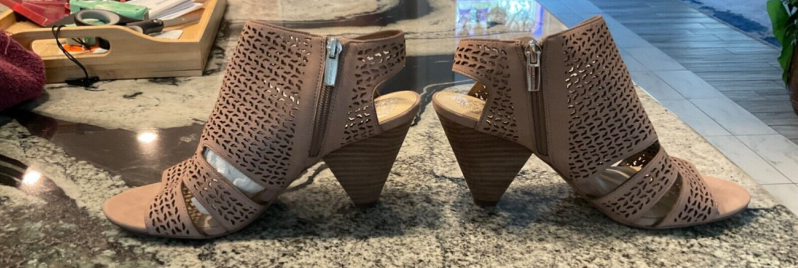 Vince Camuto Womens Eshantel Beige D’Orsay Heels 9.5 Medium (B,M) TAN BROWN