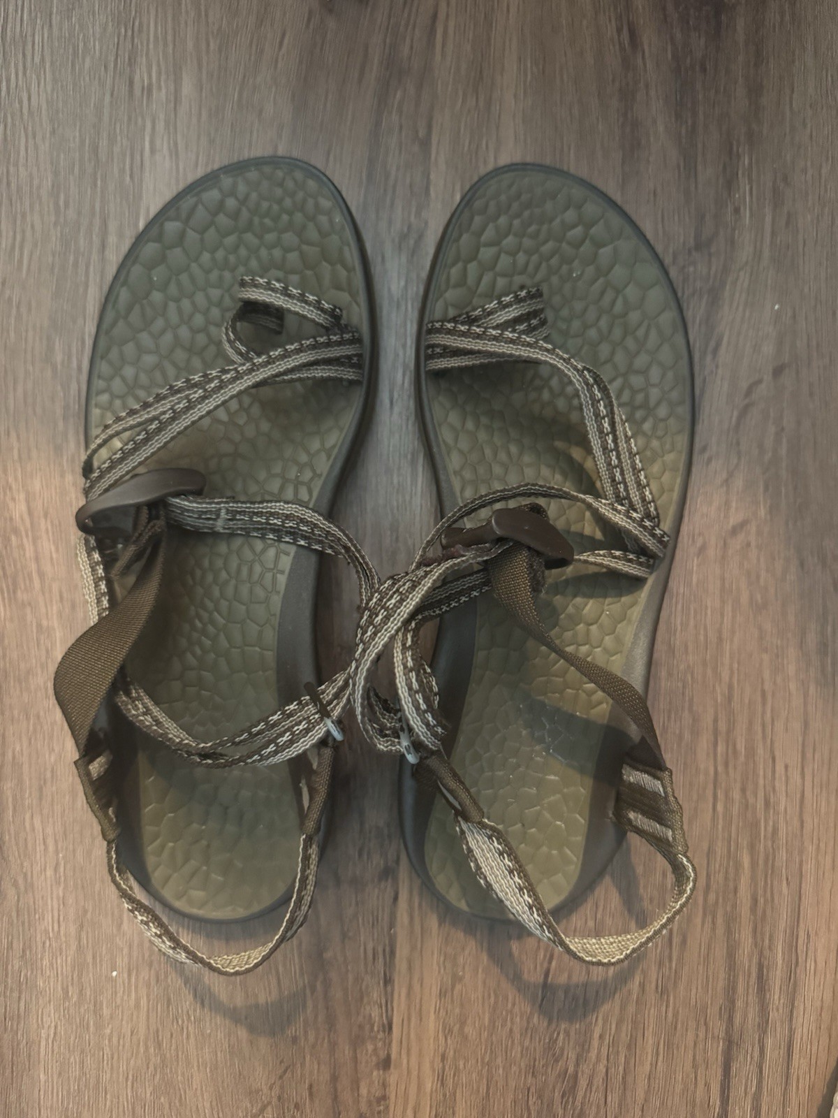 Chaco ZX/2 Classic Women’s Sport Sandals with Toe Loop in Brown size 8