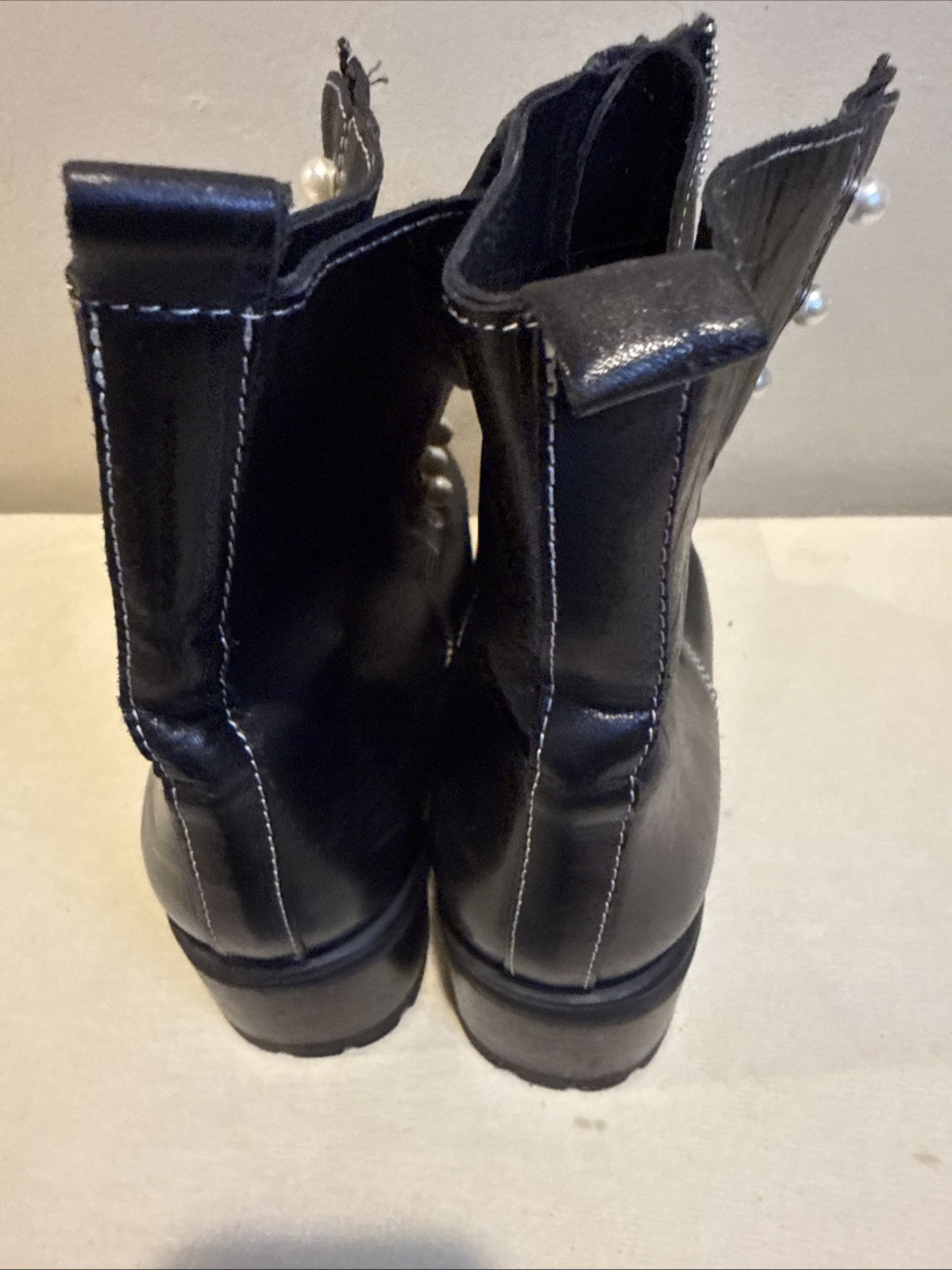 Steve Madden Granite Pearl Zip Front Black Leather Boots Women’s Size 11