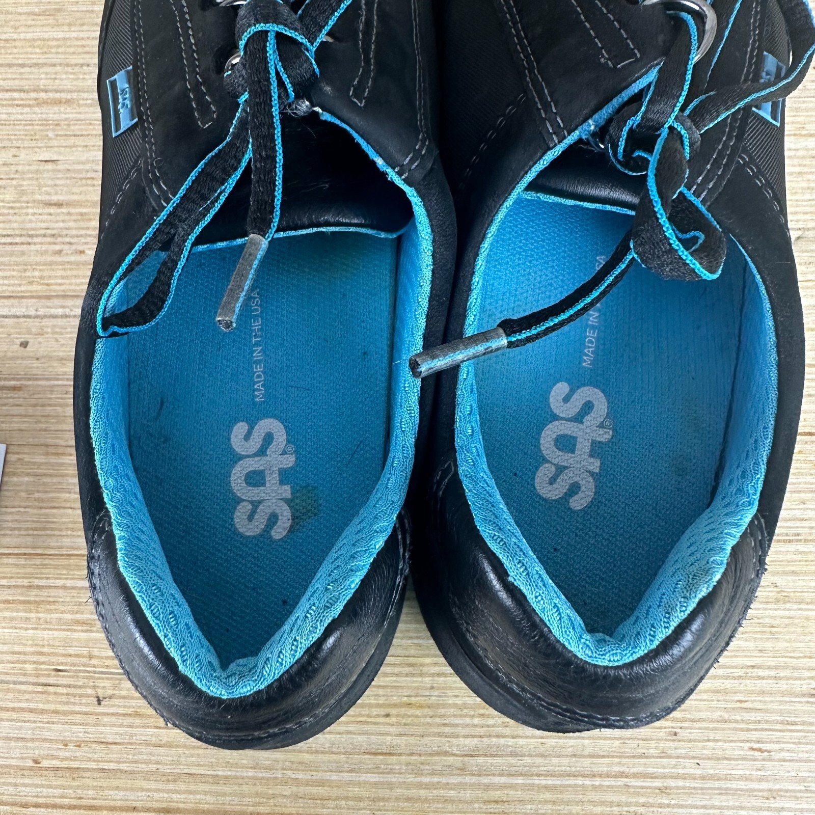 SAS Womens Sporty Sneakers 7.5 Slim AAA Black Blue Trim Lace Up Comfort Shoes
