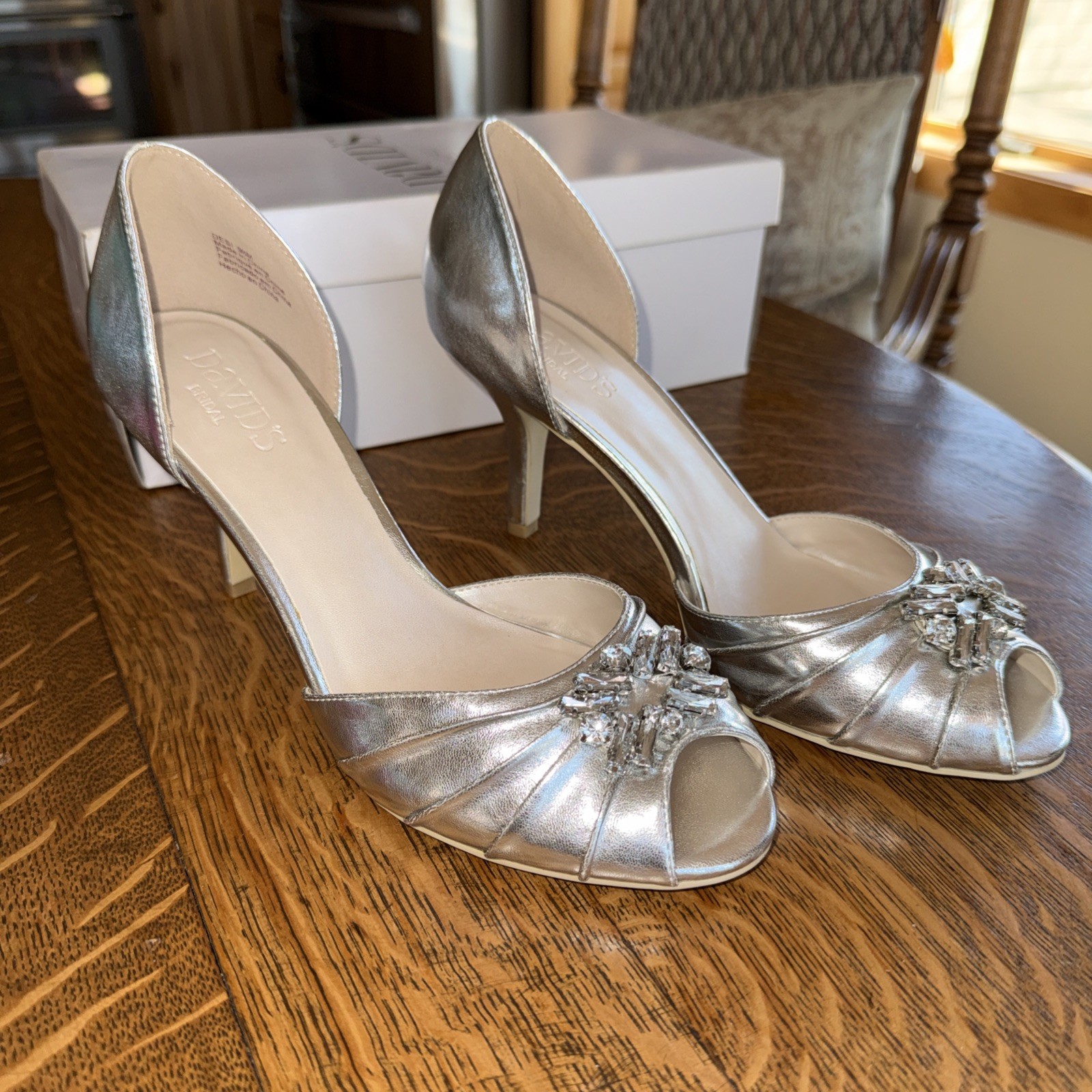 David’s Bridal Metallic Silver Desi Pumps Size 9 1/2 New With Box