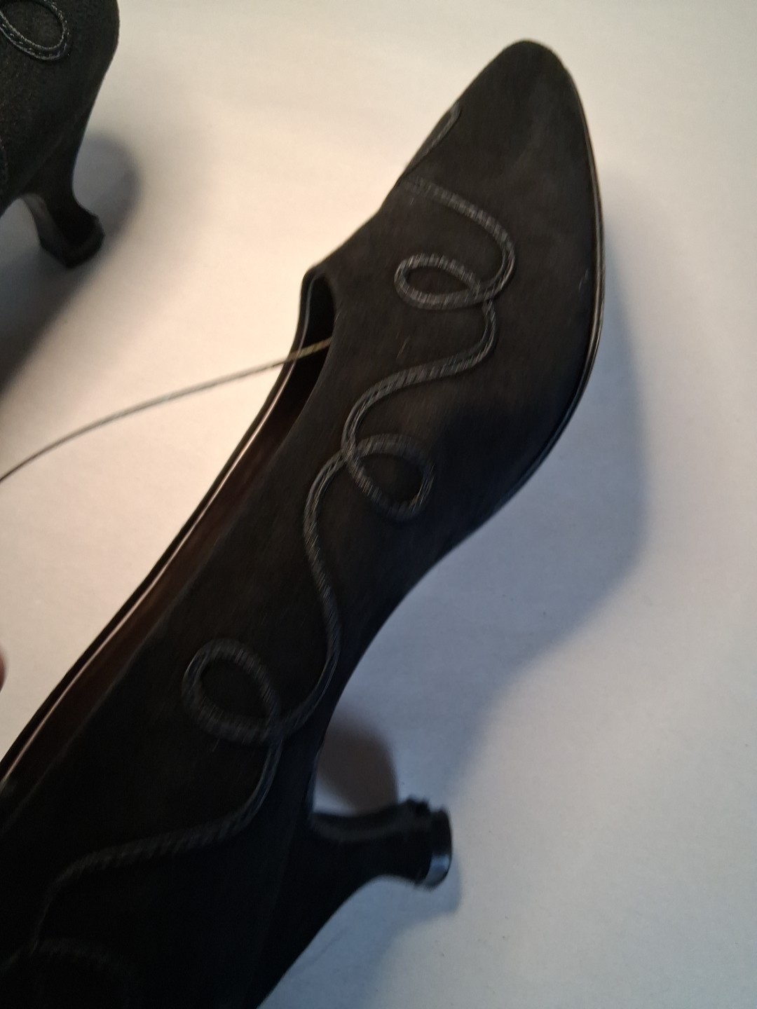 Peter Fox Size 7.5 B Black Suede Flare Heel Pumps Ribbon Ropeing