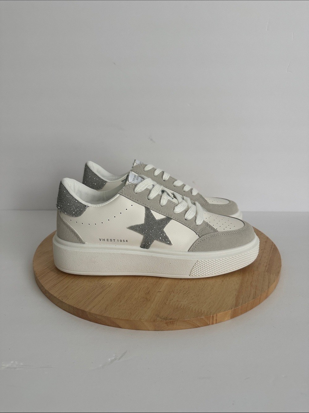 Vintage Havana Gail Womens Sneakers, White Gray Sz 11 a1670