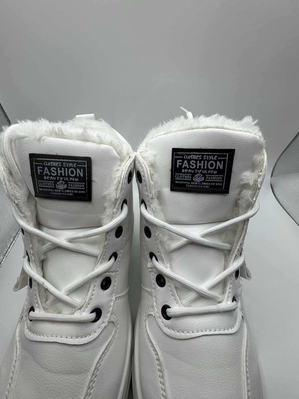 Pair Of White Evolutions Brand Winter Boots EU Size 38 (US Approx Size 7)