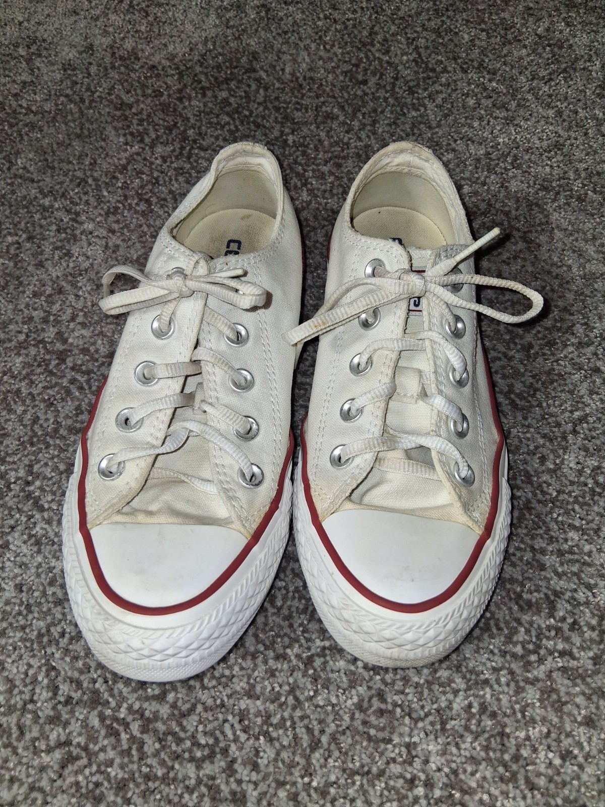 Converse Chuck Taylor All Star Low Top White Canvas Sneakers Mens [4] Womens [6]