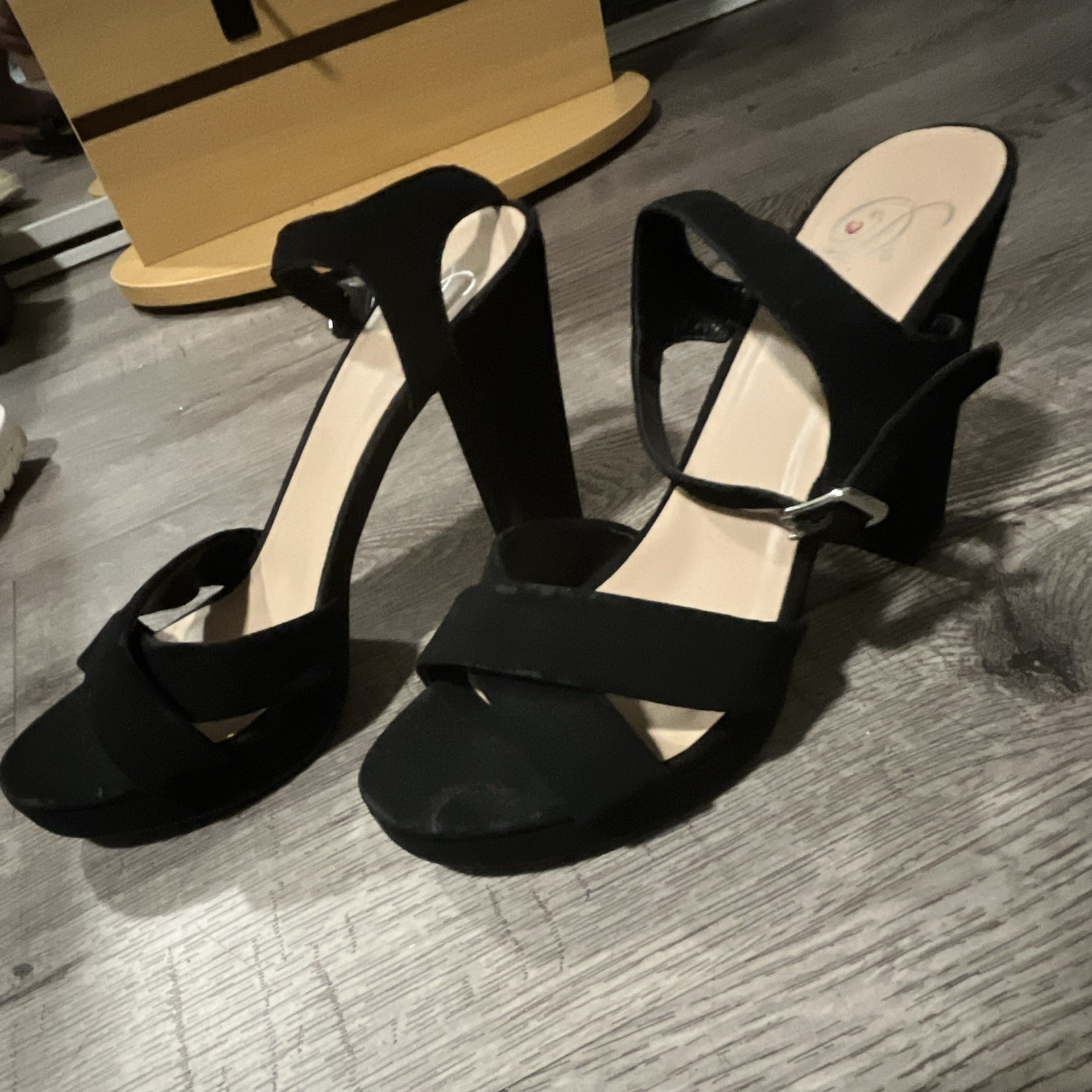 Women’s Black Faux Suede Strappy Ankle Strap Block Heel Sandals Open Toe 8.5