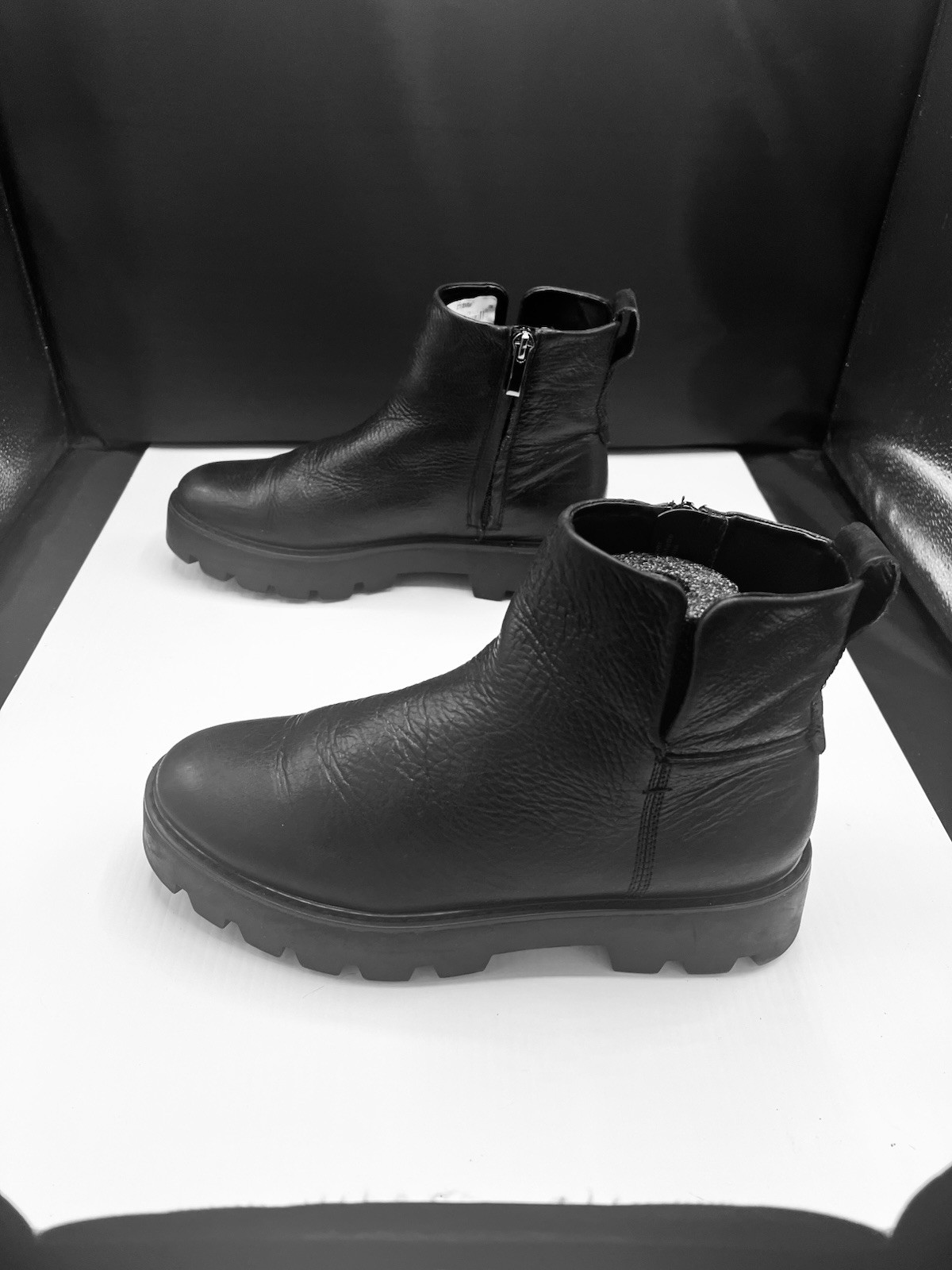 Franco Sarto Billie Black Leather Lug Sole Ankle Boots Women’s 7.5 Zip Comfort
