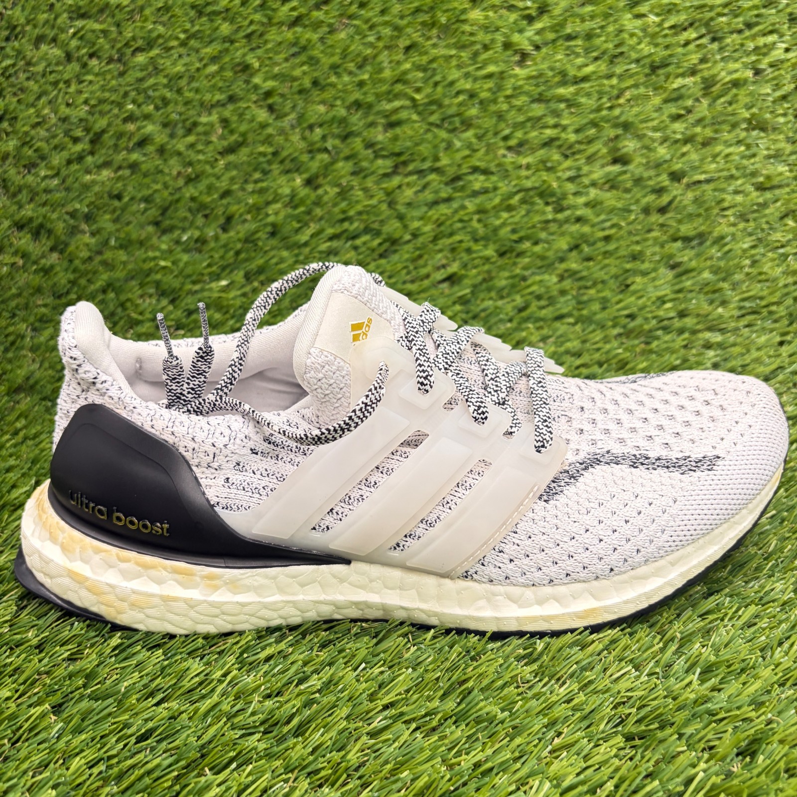 Adidas UltraBoost 5.0 DNA Womens Size 6.5 White Black Running Shoes Sneakers