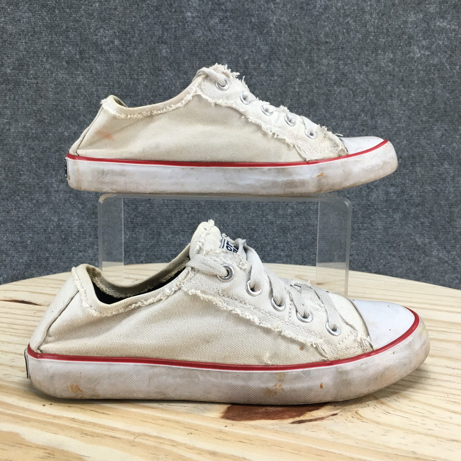 Gotta Flurt Shoes Womens 7.5 Walking Sneakers Off-White Canvas Lace Up Casual