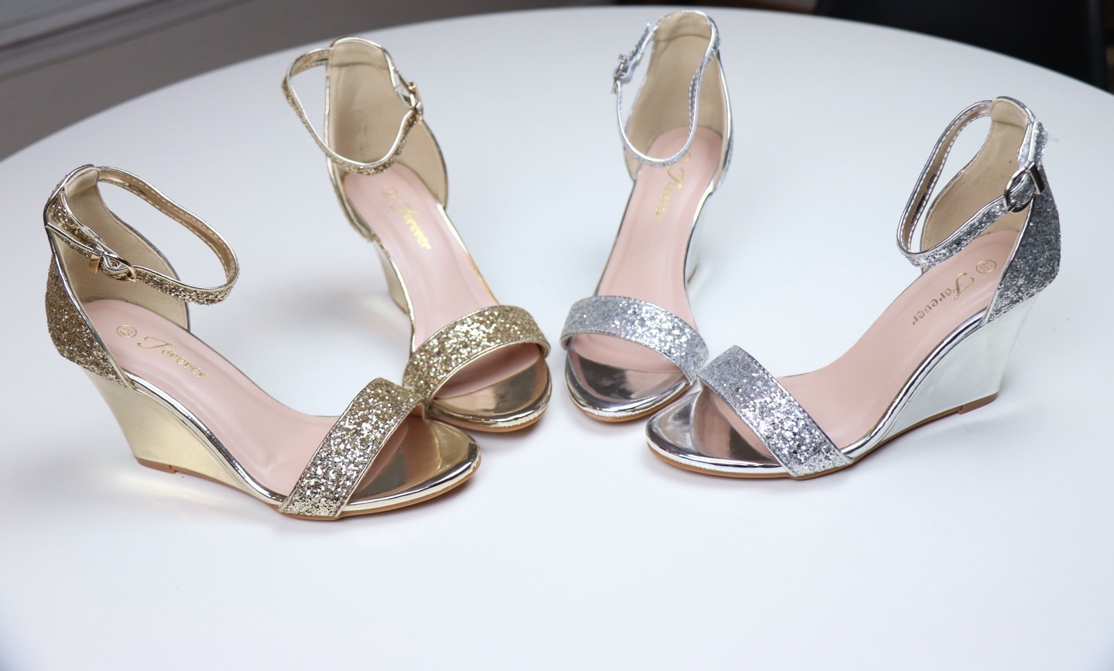 Forever Women Gold Glitter Open Toe Wedge 3.5” Heel Ankle Strap Buckle W6.5 NWOB
