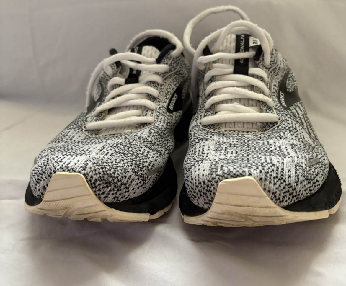 Brooks Women’s Adrenaline 21 Size 8.5 Black And Grey And White