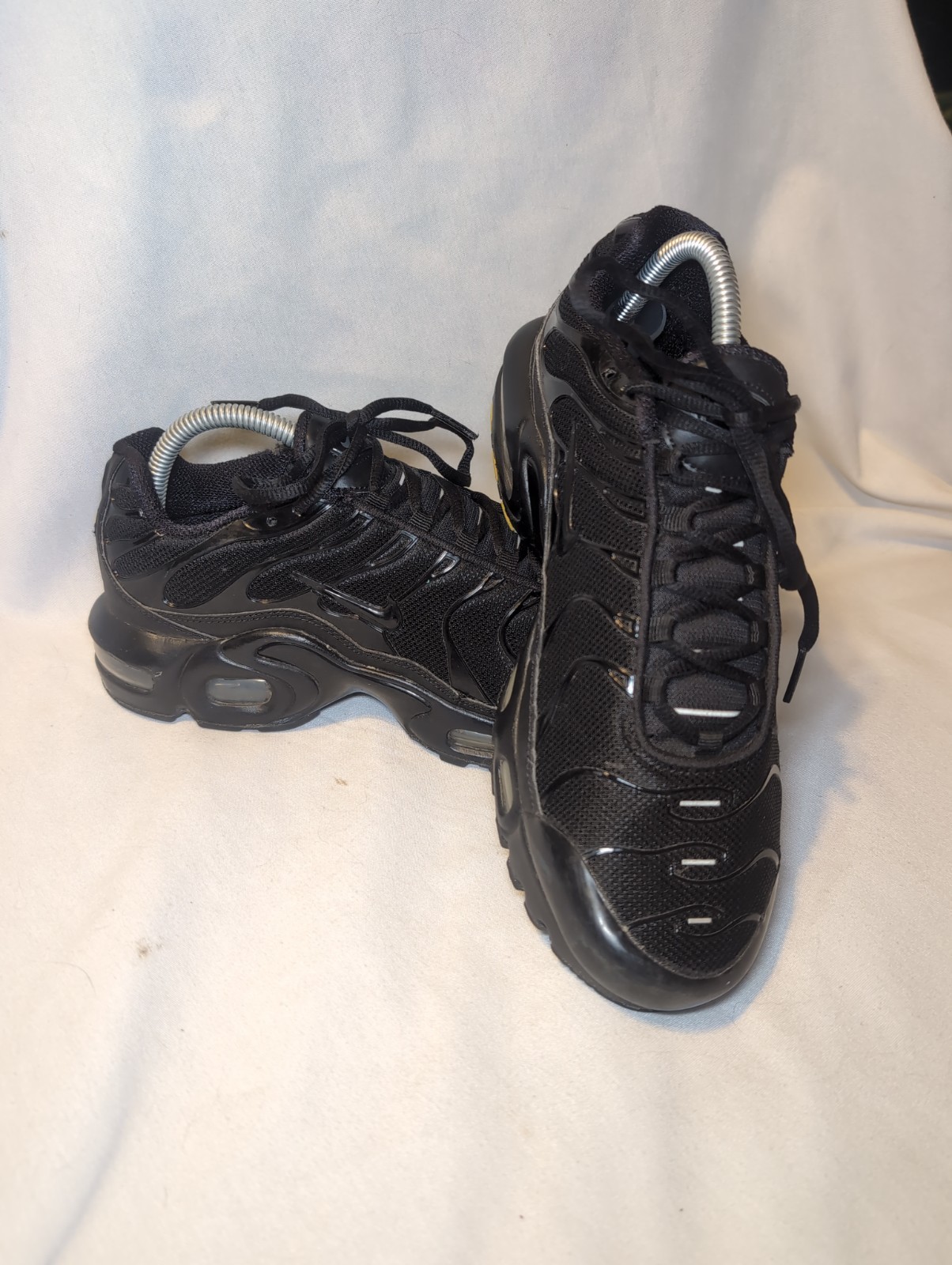 Nike Air Max Plus Triple Black Sneakers, Size 7Y/ Women’s 8.5 CD0609-001