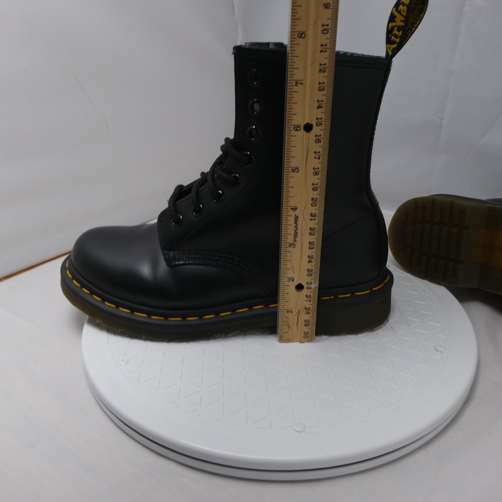 Dr. Martens 1460 Women’s Original Smooth Leather Lace Up Boots – Black, Size 6