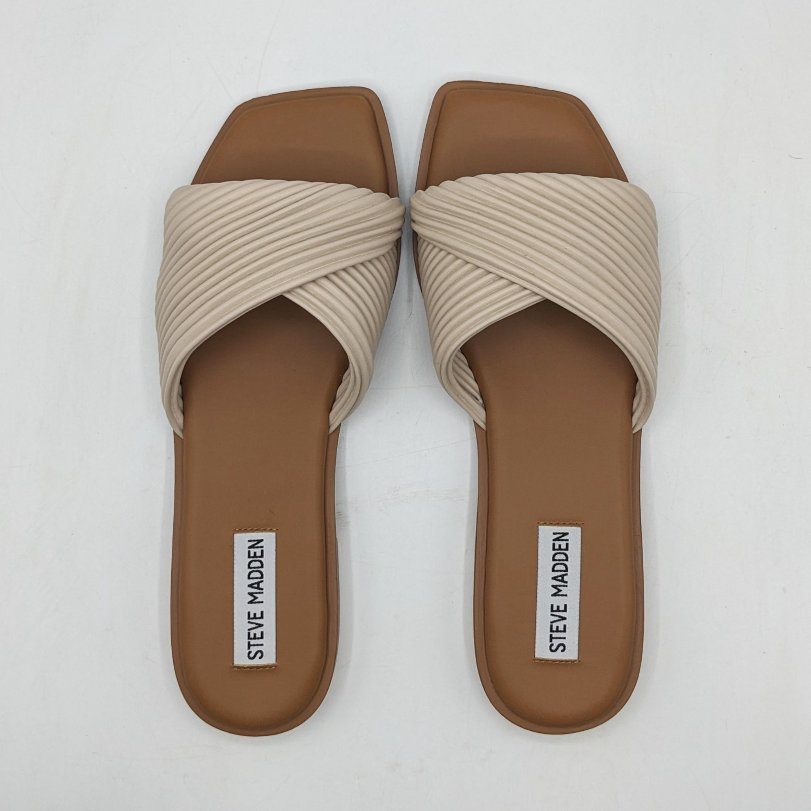 Steve Madden «LIMITT» Women’s Textured Cris-Cross Flat Mule Sandal (Bone) – NEW