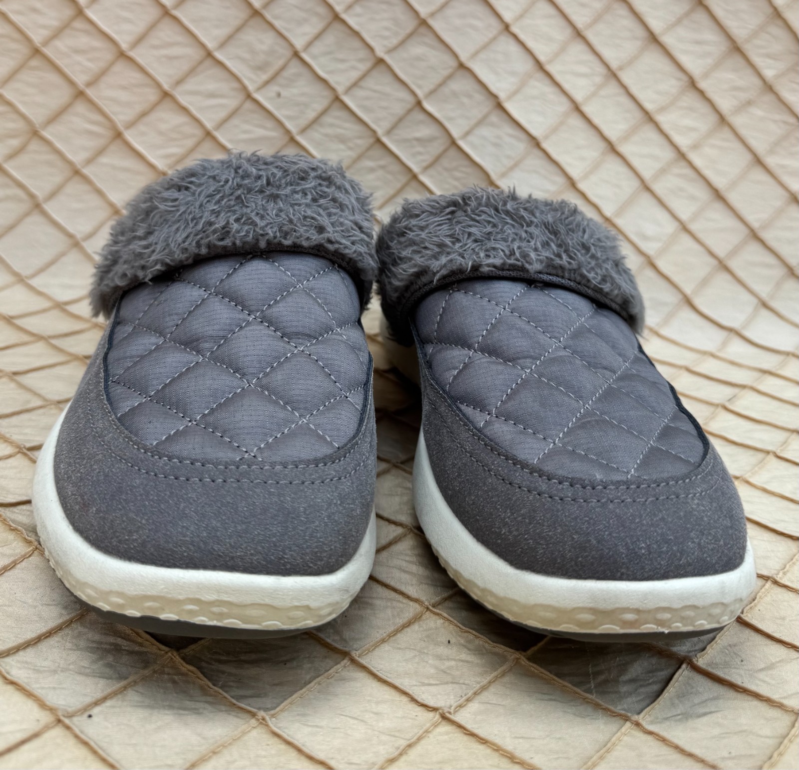 Easy Spirit Seevee 2 Women’s Size 8M Gray Textile Quilted Clogs