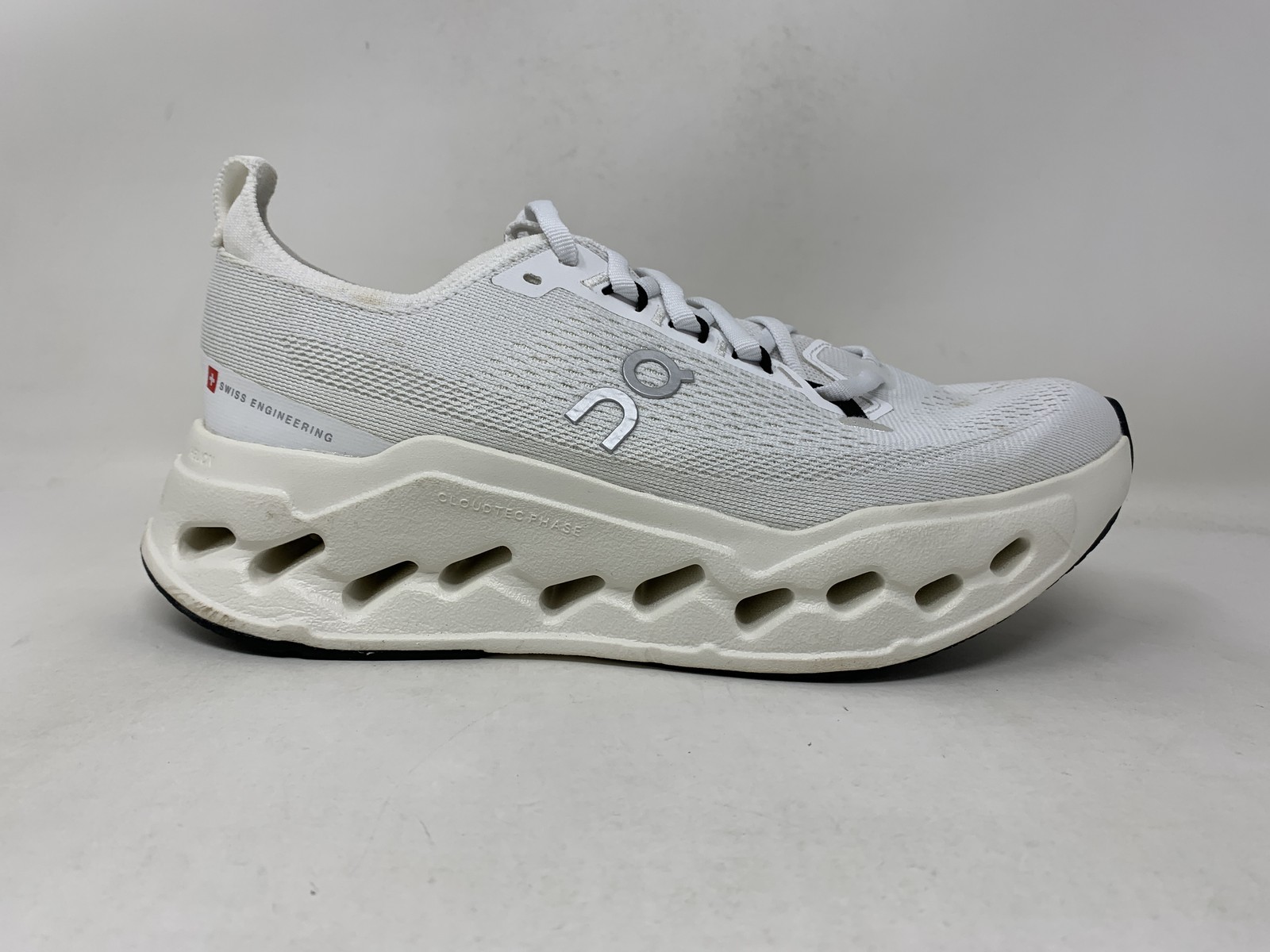 Women’s On Cloudsurfer Max, White/White, 8 B Medium US