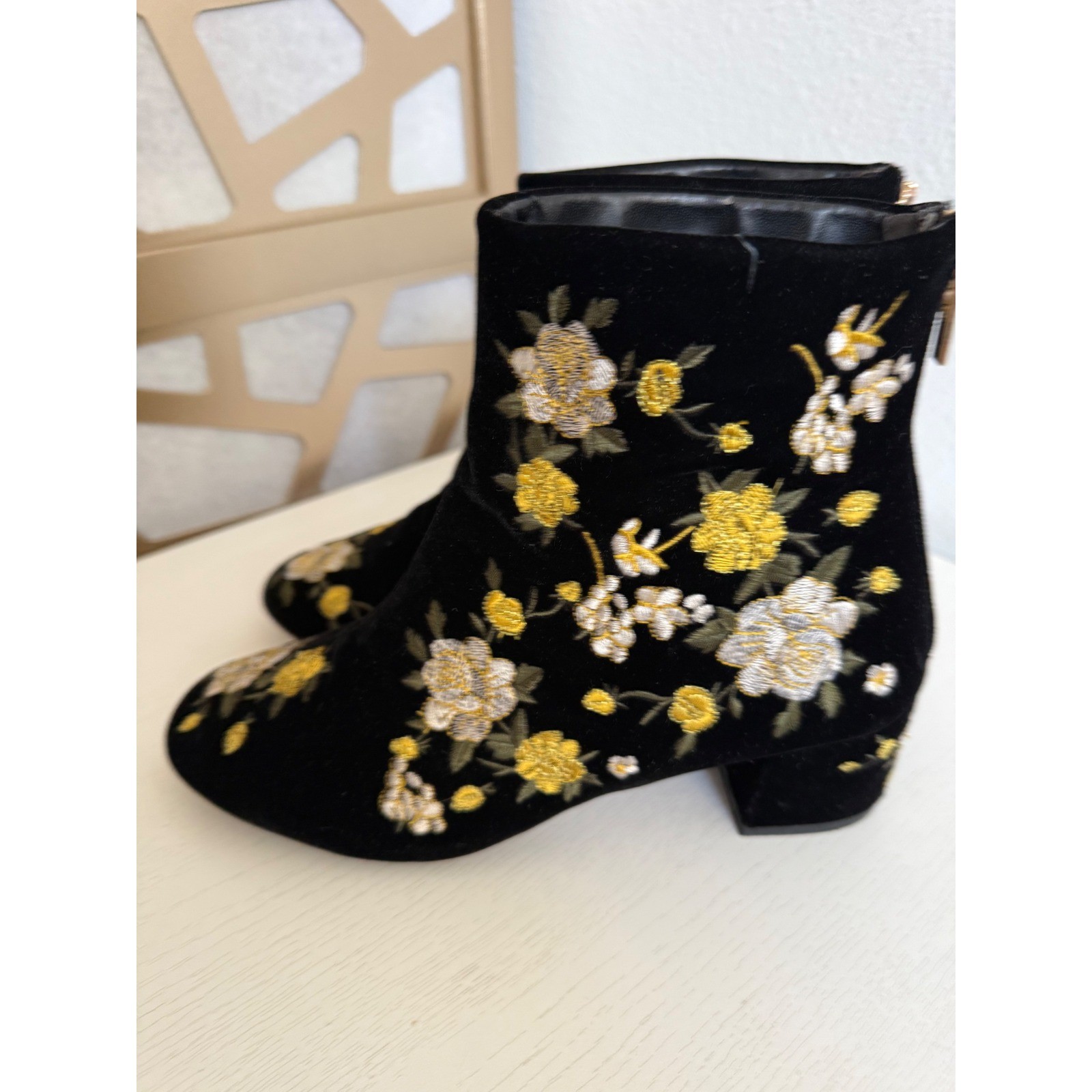 Topshop Blossom Embroidered Velvet Ankle Boots Black Gold Floral Size 38 US 7.5