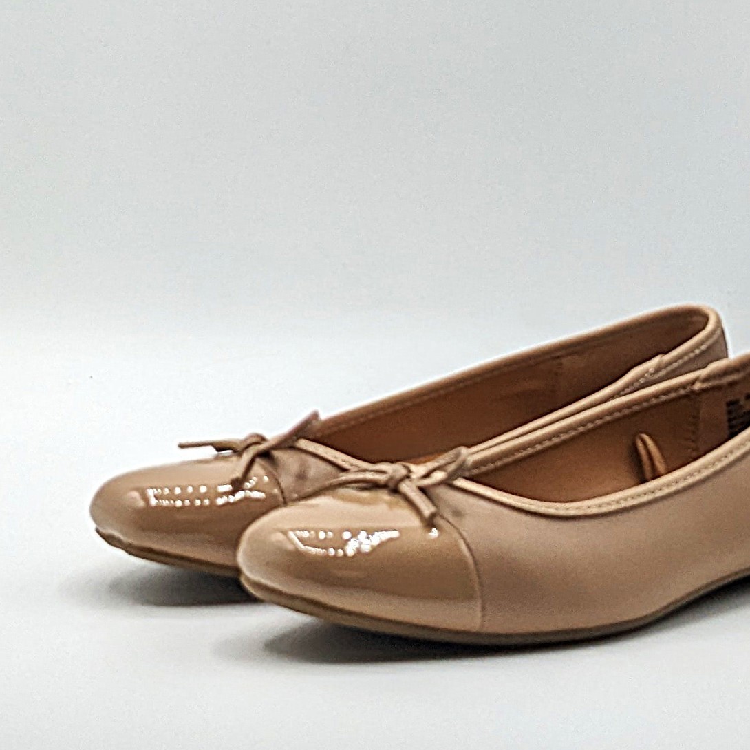 dv by Dolce Vita “Moxy” Classic Office Shoe Cushioned Ballet Flat (Café) NEW