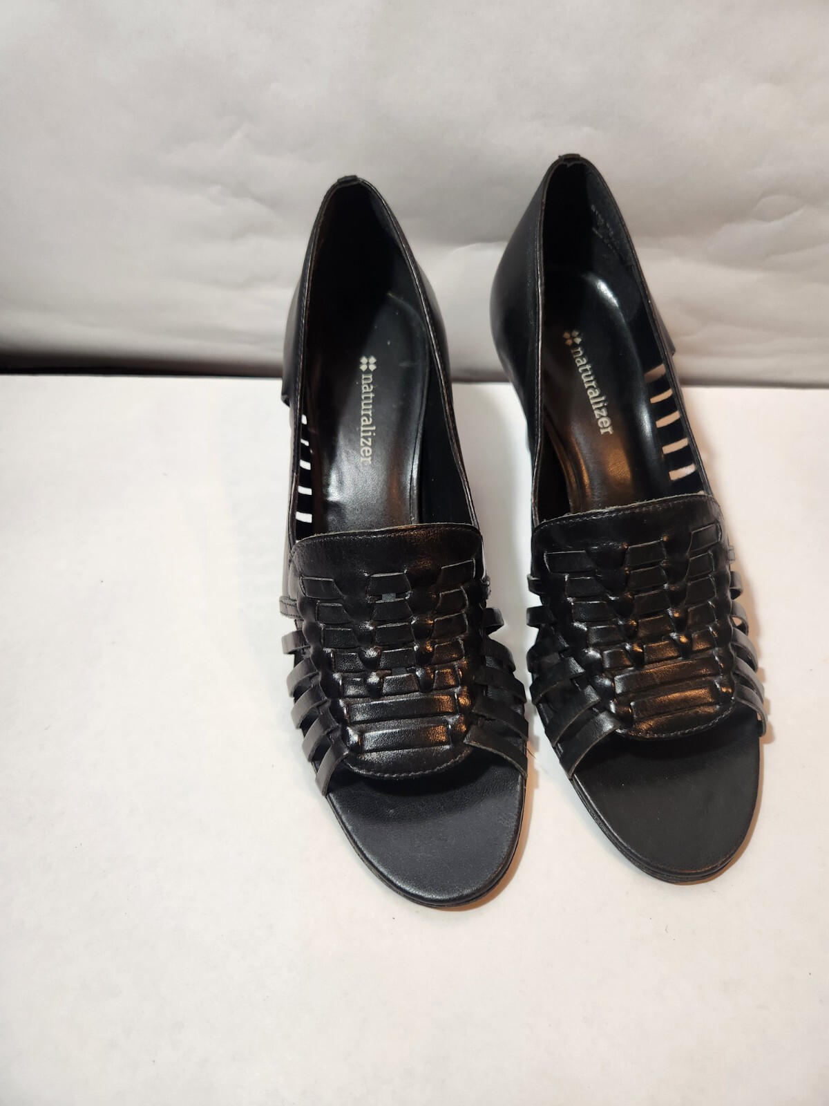 Naturalizer size 8m Black Leather heels peep toe with cut outs pre-owned