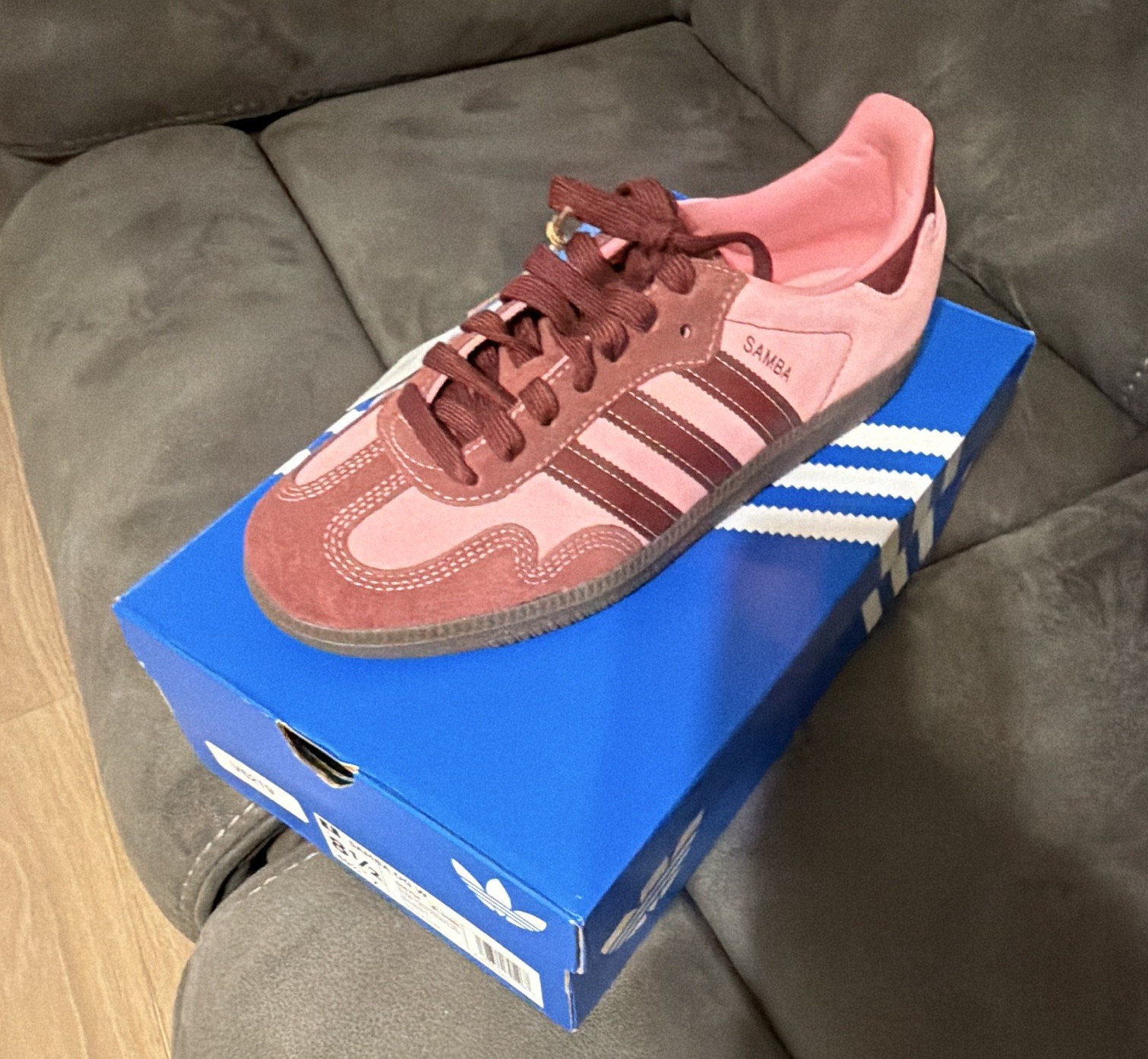 adidas Samba OG W women’s Lace-Up Athletic Sneaker Low Top Pink/Brown IH6704