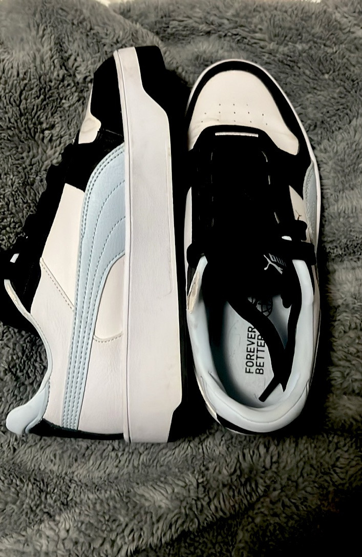 Trendy Street style Puma Carina Street Platform Sneaker – size 7.5