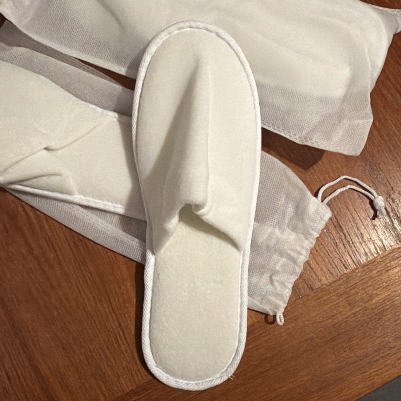 New Slippers Unisex 2 Pairs Bags Bathroom Spa Travelling Soft Non-slip 12”Long