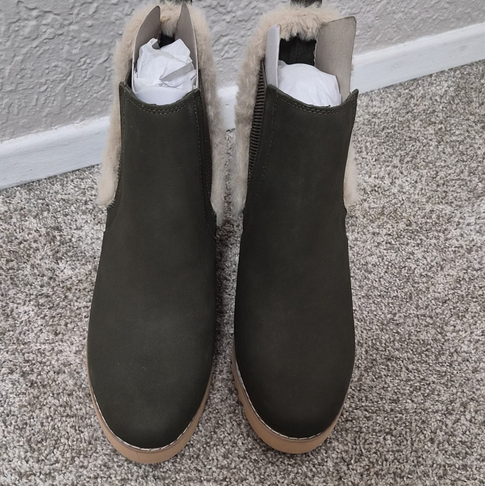 TOMS Maddie Women’s Chelsea Ankle Boots Suede Fur Lined Green US 8.5