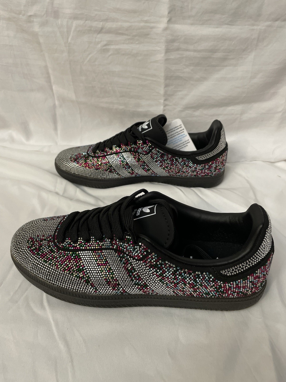 adidas Samba OG Men’s Low Top Lace-Up Sneakers Black/Silver/Multicolor IH9052
