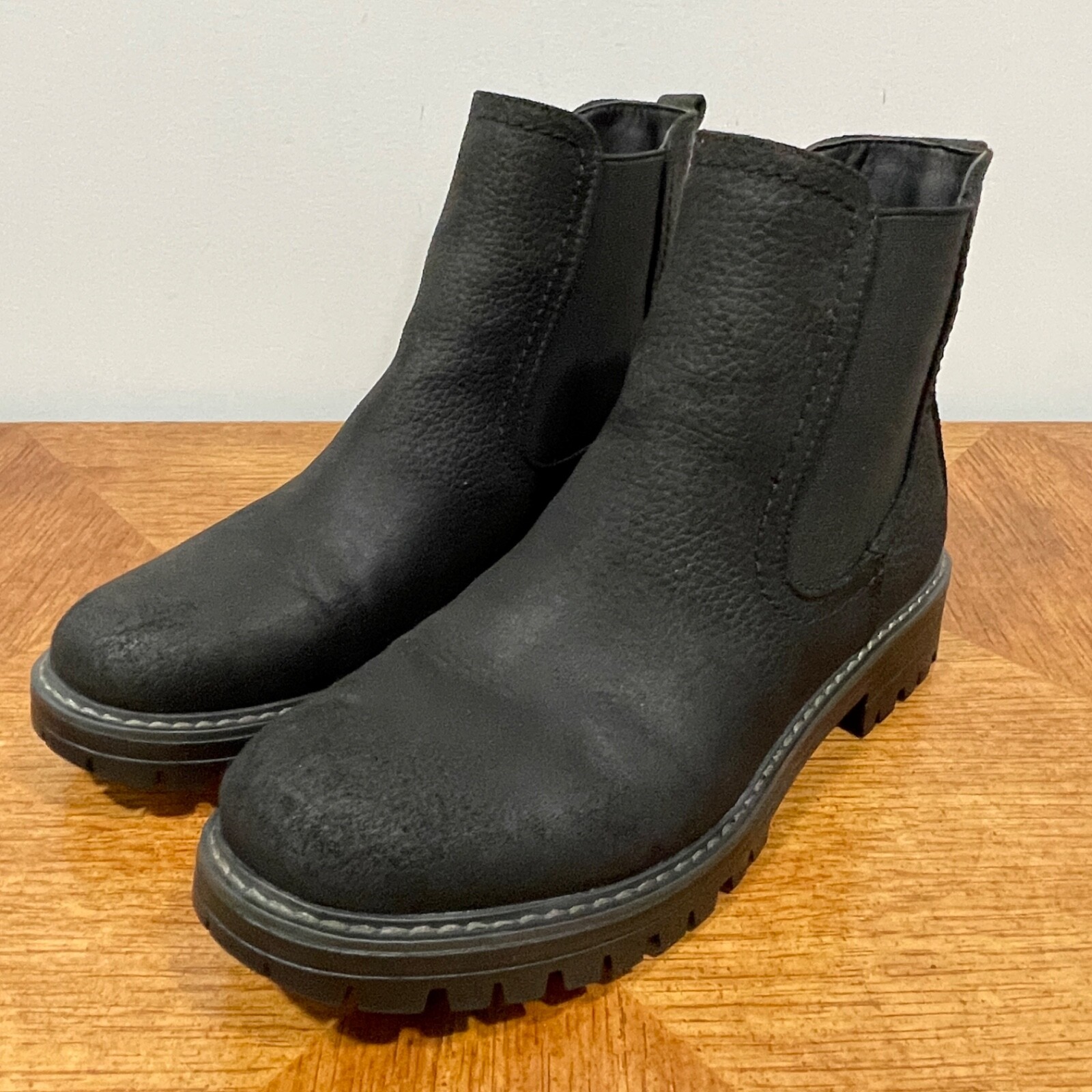 Cliffs by White Mountain Mastery Chelsea Boot Womens 9M Black Suede Textile Shoe