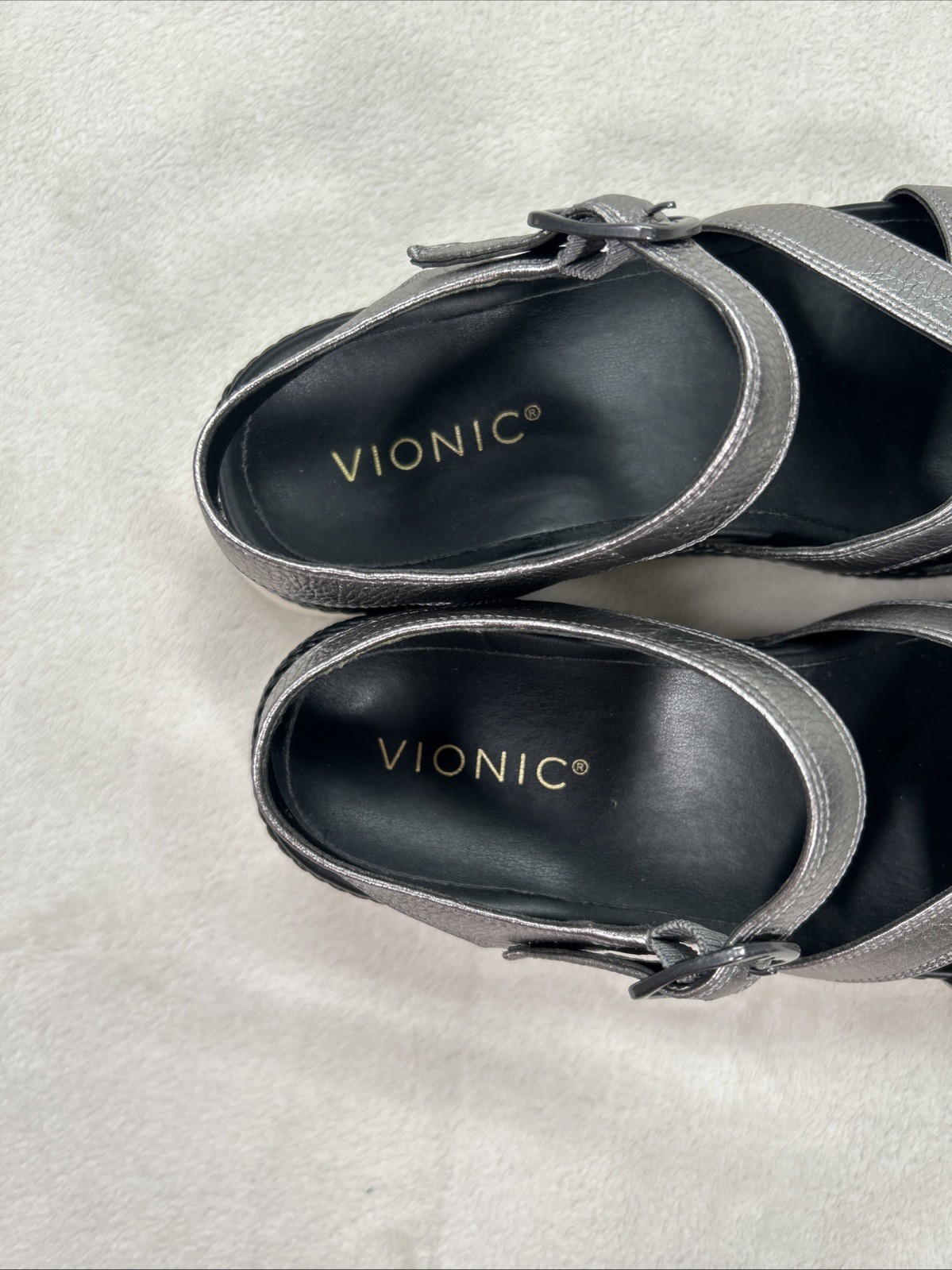 Vionic Women’s Mar Strappy Metallic Silver Leather Platform Sandals Sz 7 Comfort