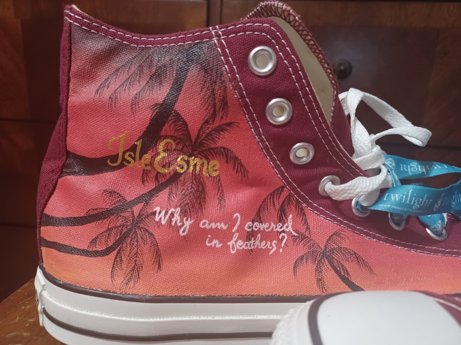 Rare TWILIGHT SAGA BREAKING DAWN Custom Painted CONVERSE Chuck Taylor SIZE 10