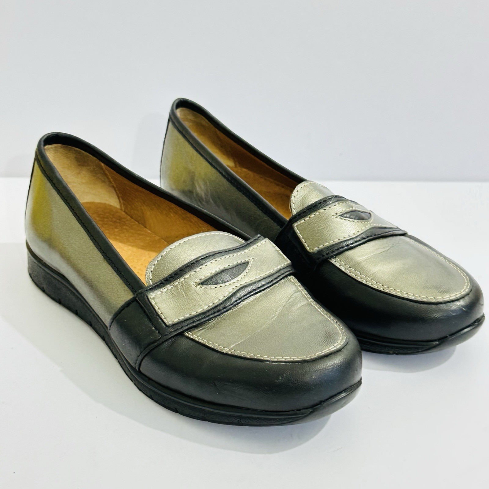 Blue Illusion Women’s Two Tone Leather Comfort Loafers EU37 AU6