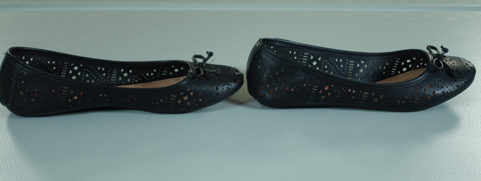 UNIONBAY Shoes Womens Size 8 Black Cutout Ballet Flats Bow Round Toe Slip On