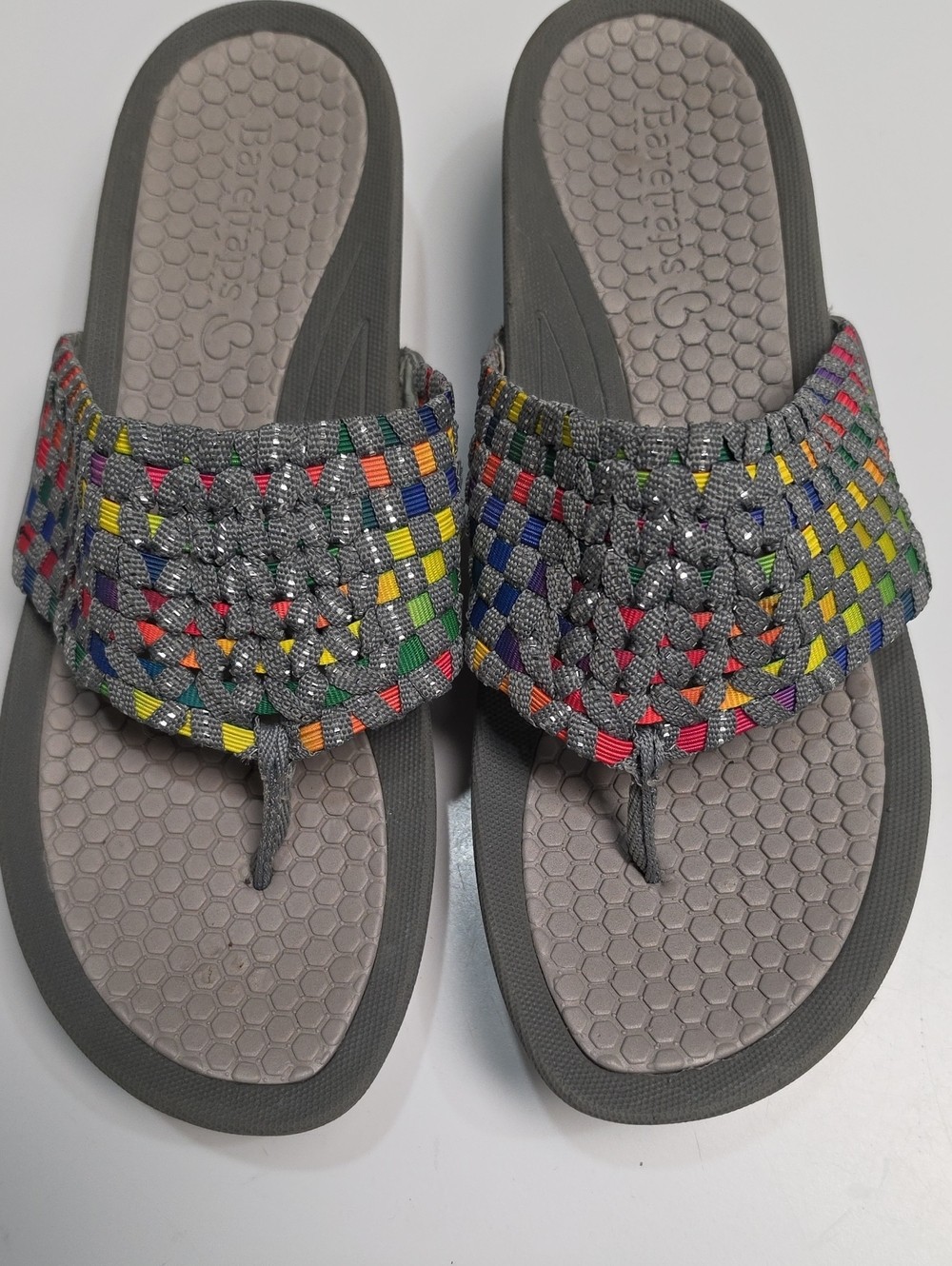 BareTraps Dasie Rebound Technology Thong Gray Multicolor Slide Sandals – Size 9