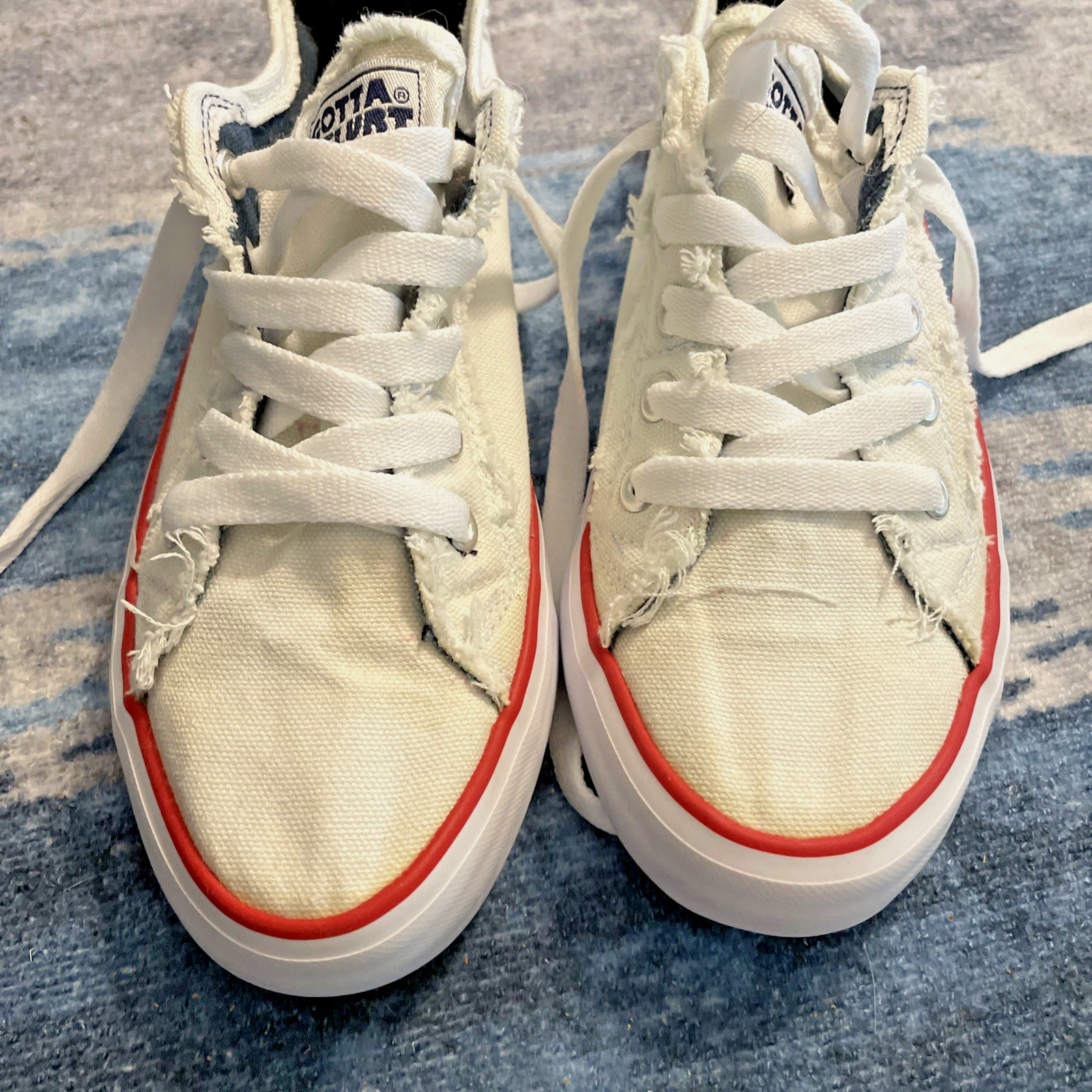 Gotta Flurt Shoes Womens 7 Walking Sneakers Off-White Canvas Lace Up Casual