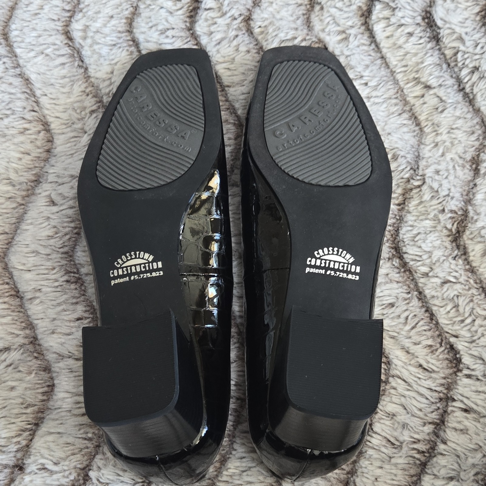 Caressa Ultima Series Classic BLK PATCRC Black Patent Croc Block Heel Shoes 9W