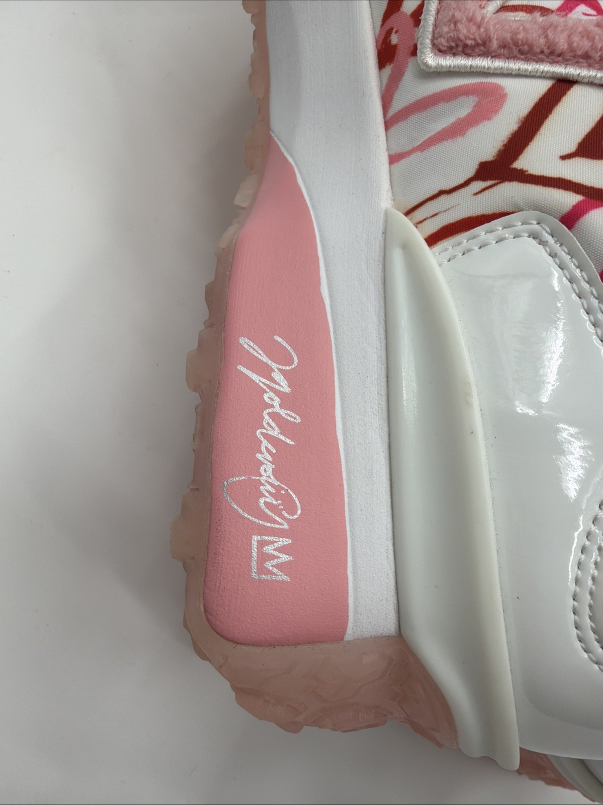 NEW Rare Skechers Mark Nason Pink, Red, White Heart Artsy Art Decor Size 10 Love