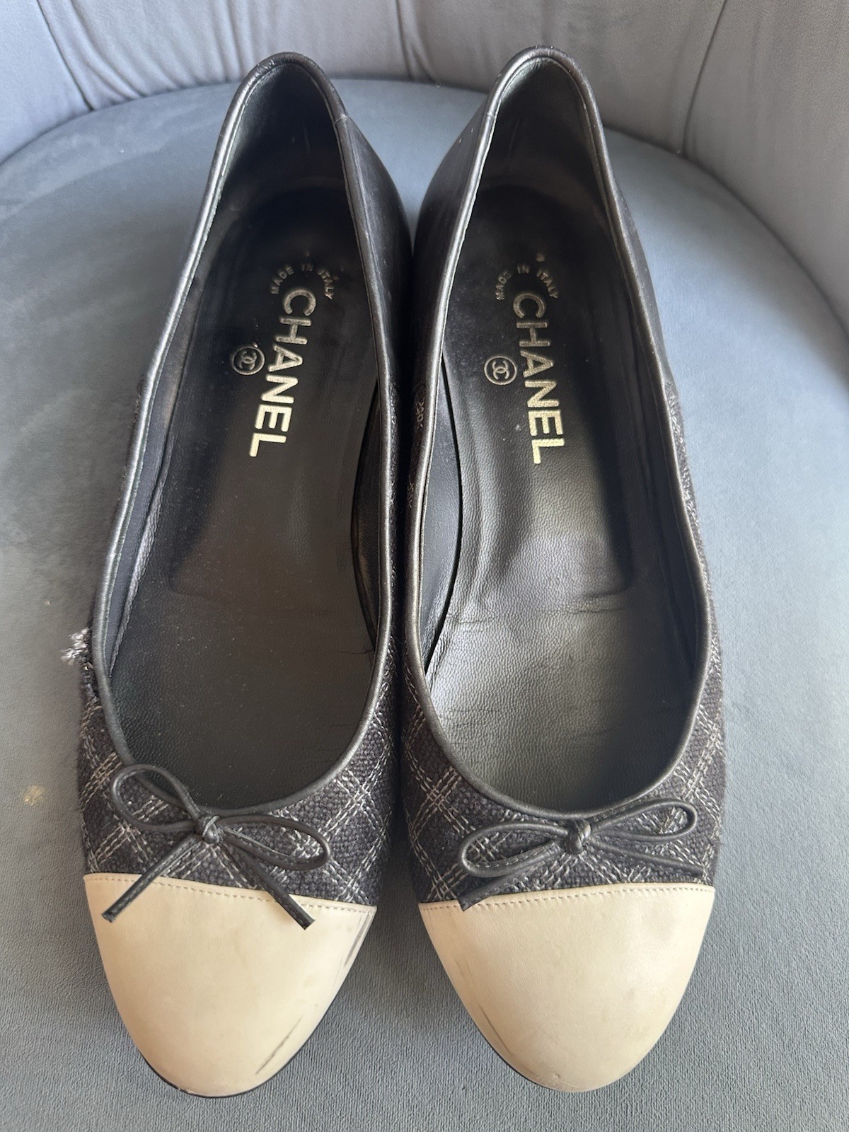 Chanel Black and Cream Quilted Ballet Flat Size 39 Made In Italy Pre Owned
